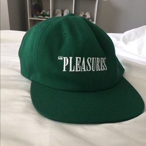 Pleasures hat